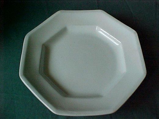 9679. 8 sided Gothic plate 7½" diam 